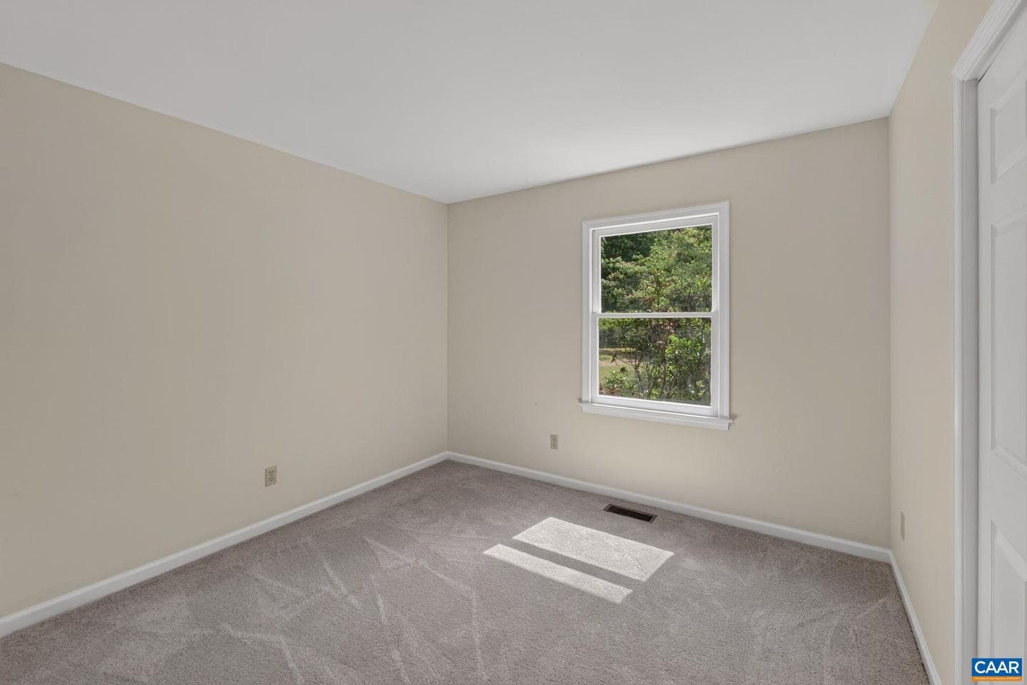 7124 Albevanna Spring Rd photo 15