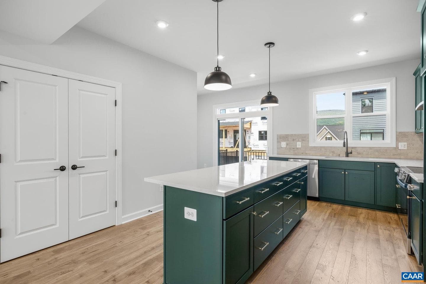 19 Larkin Ave photo 16
