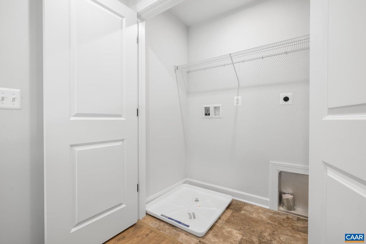 19 Larkin Ave photo 31