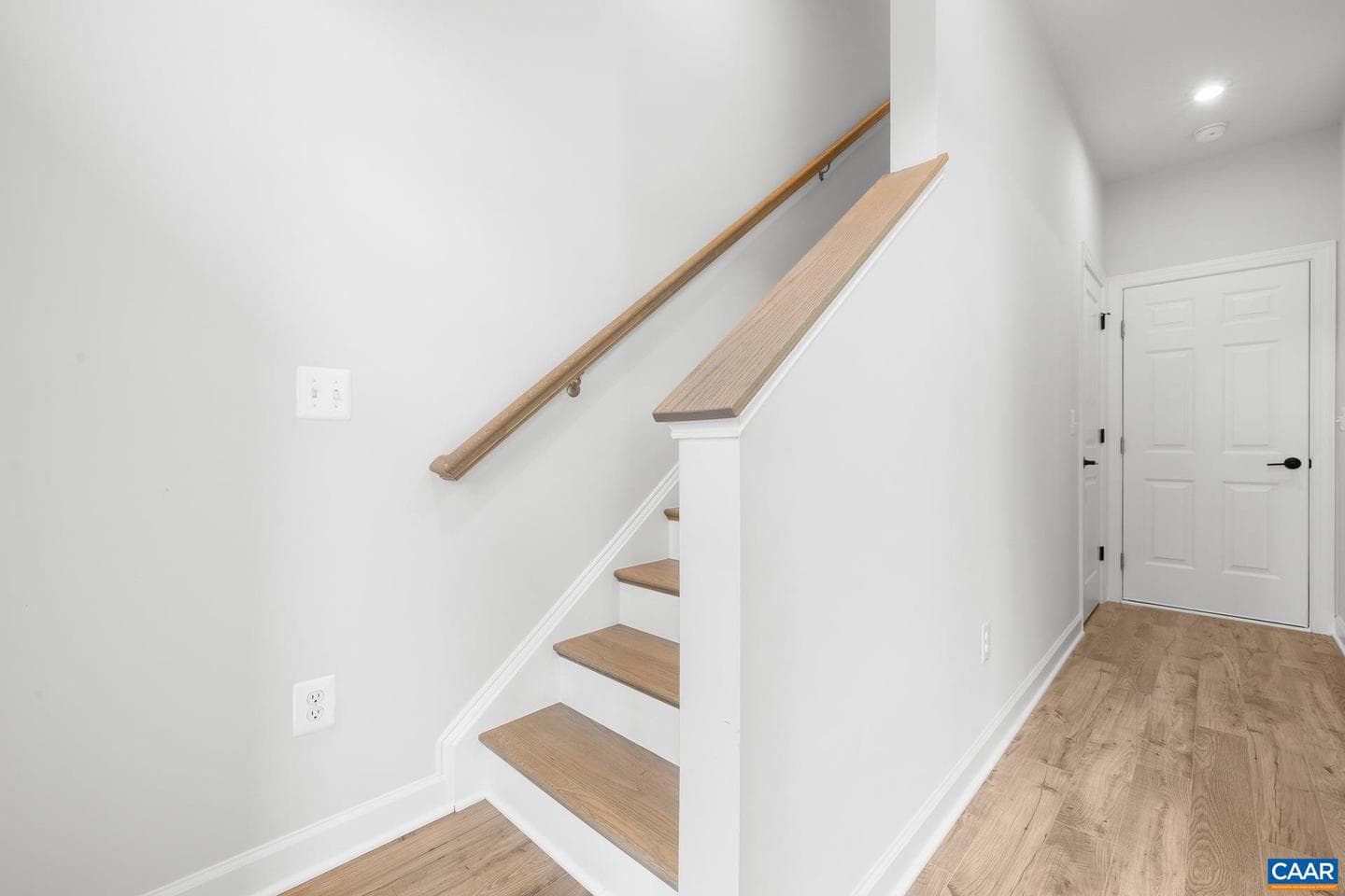19 Larkin Ave photo 7
