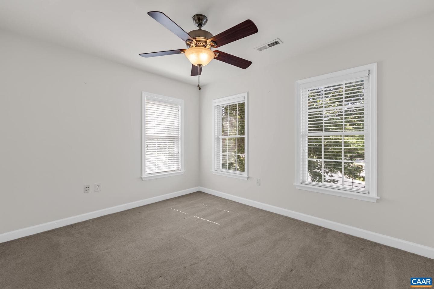 64 Saint Andrews St photo 24