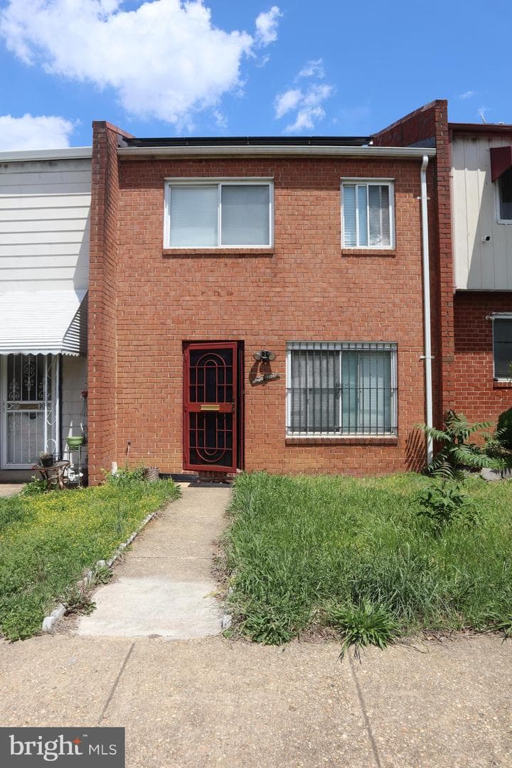 1260 Barnaby Terrace SE