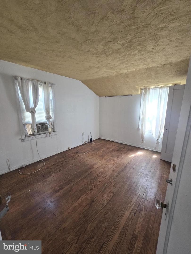 812 Division Avenue NE photo 4