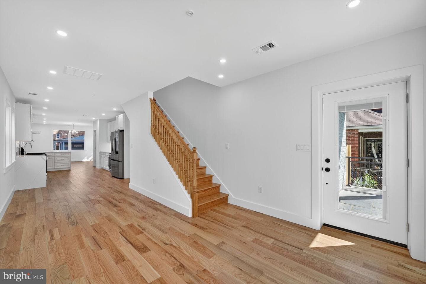 1516 Evarts Street NE photo 17