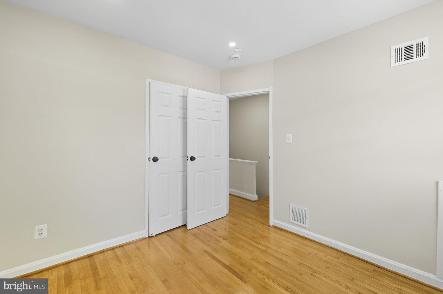 5916 8th Street NE photo 17