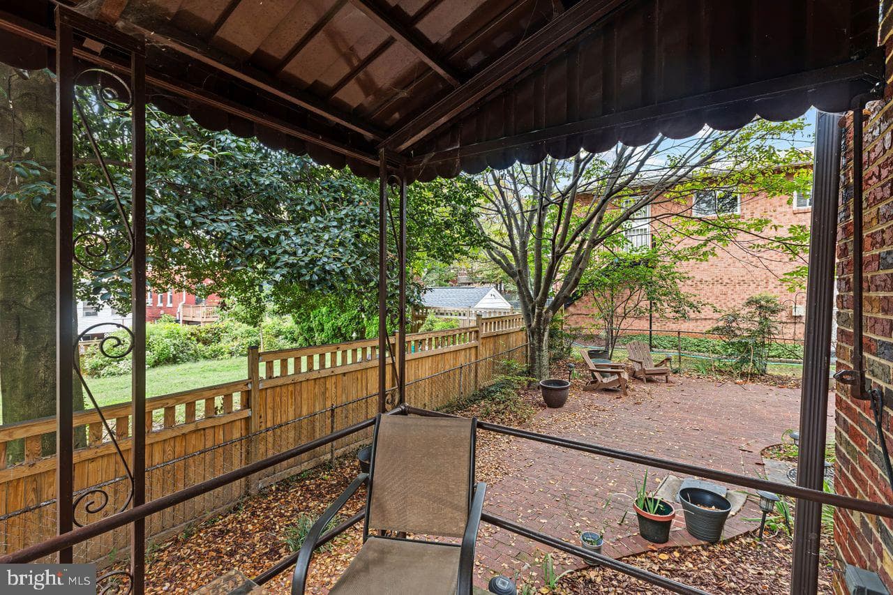 708 Underwood Street NW photo 36