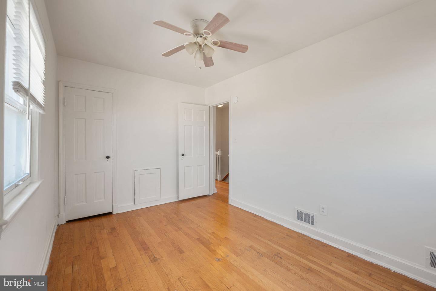 46 Burns Street NE photo 27