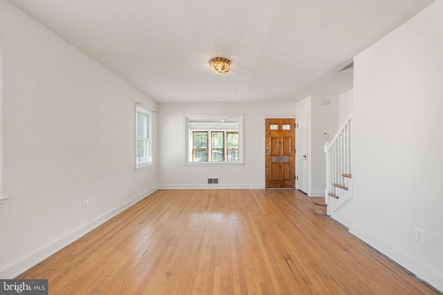 46 Burns Street NE photo 7