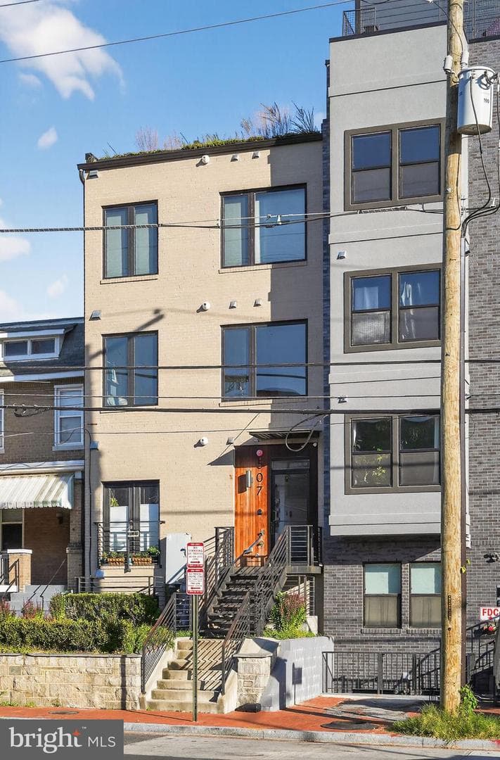 507 Kennedy Street NW #1