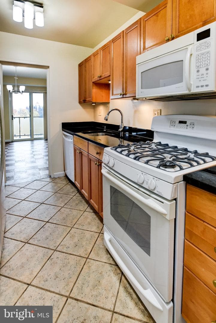 4201 Cathedral Avenue NW #1406e photo 23