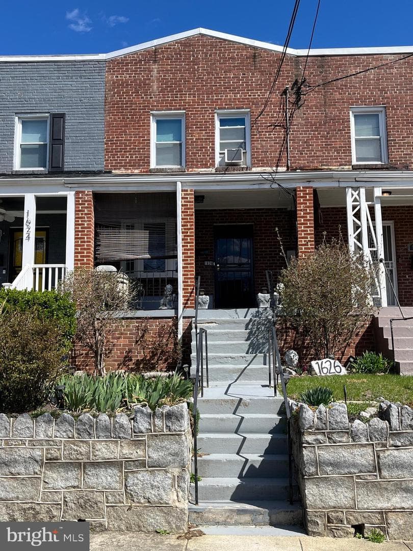 1626 Fort Dupont Street SE photo 2