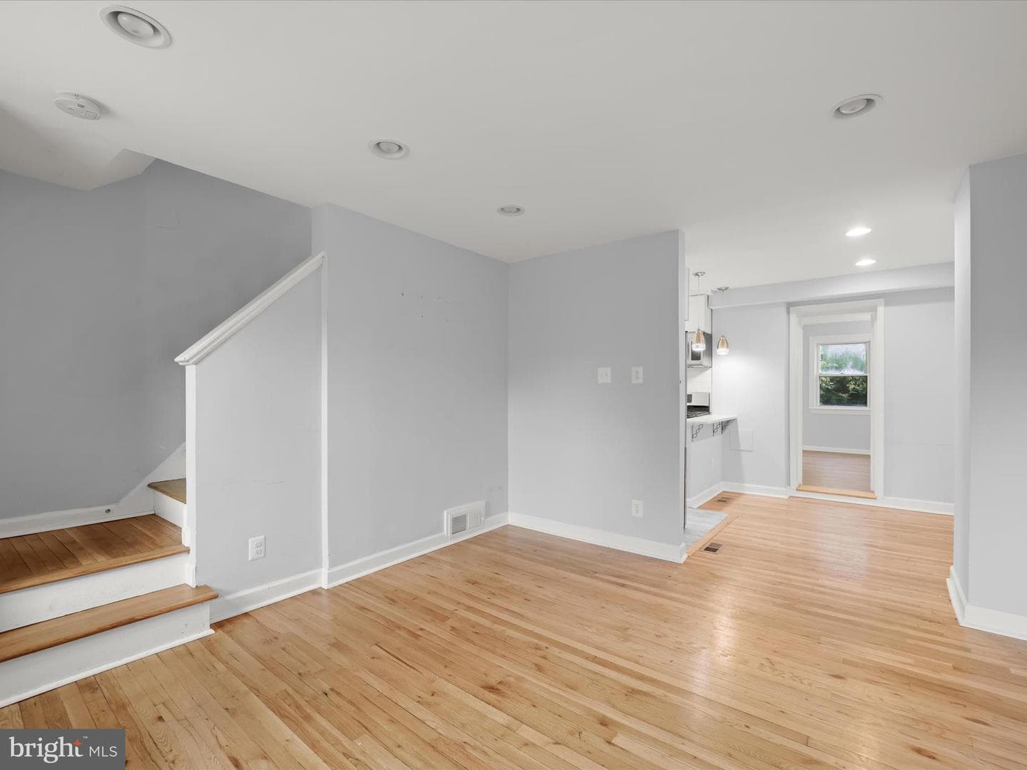 5545 Bass Place SE photo 2