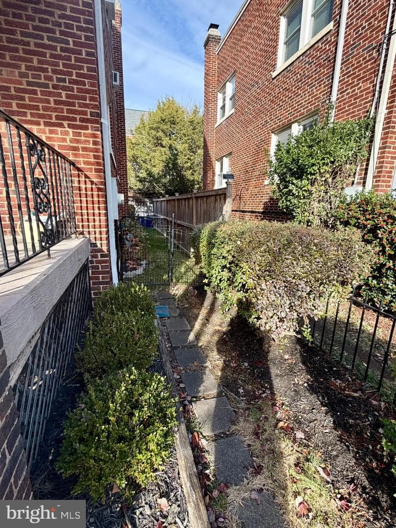 615 Powhatan Place NW photo 5