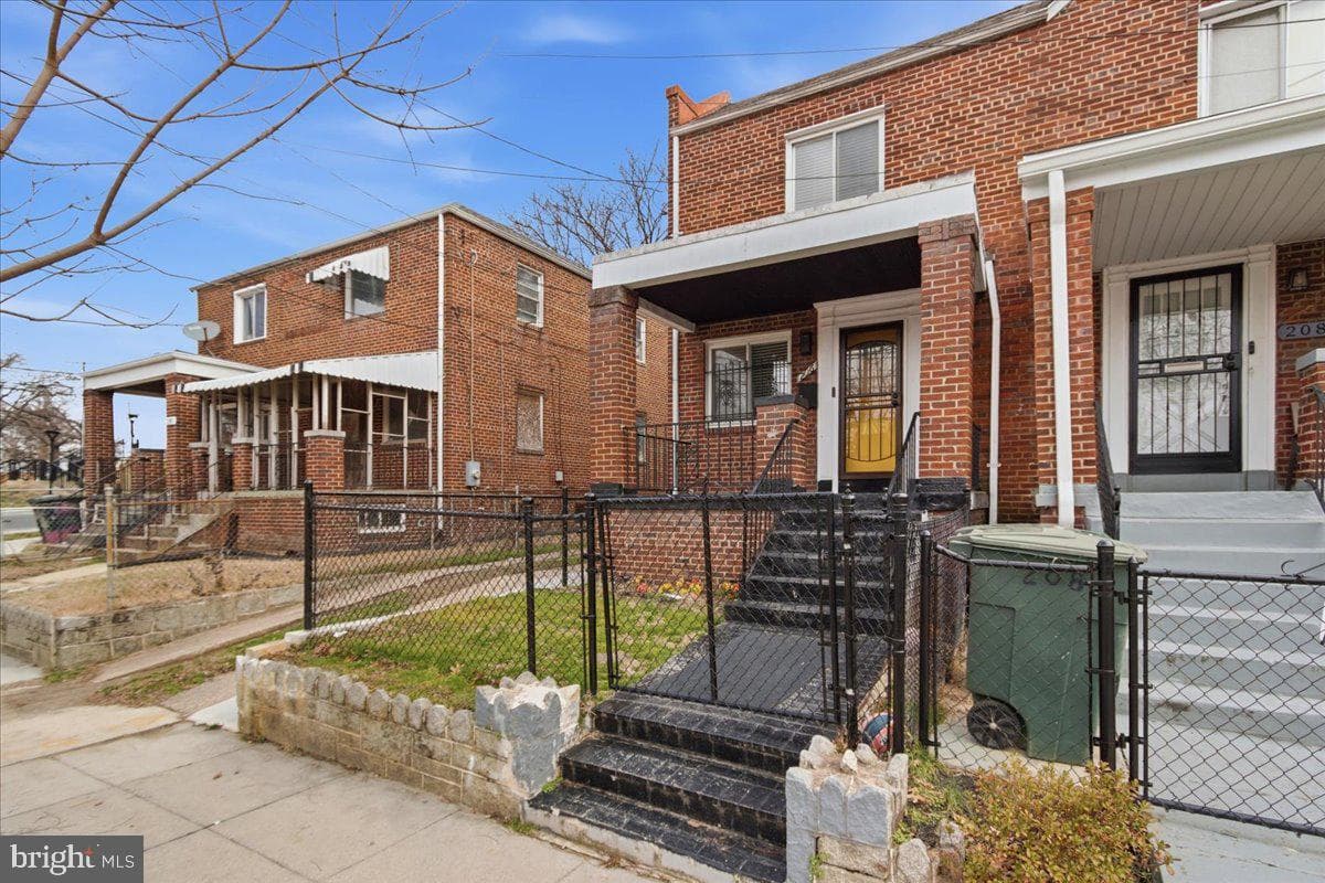 206 36th Street SE photo 3