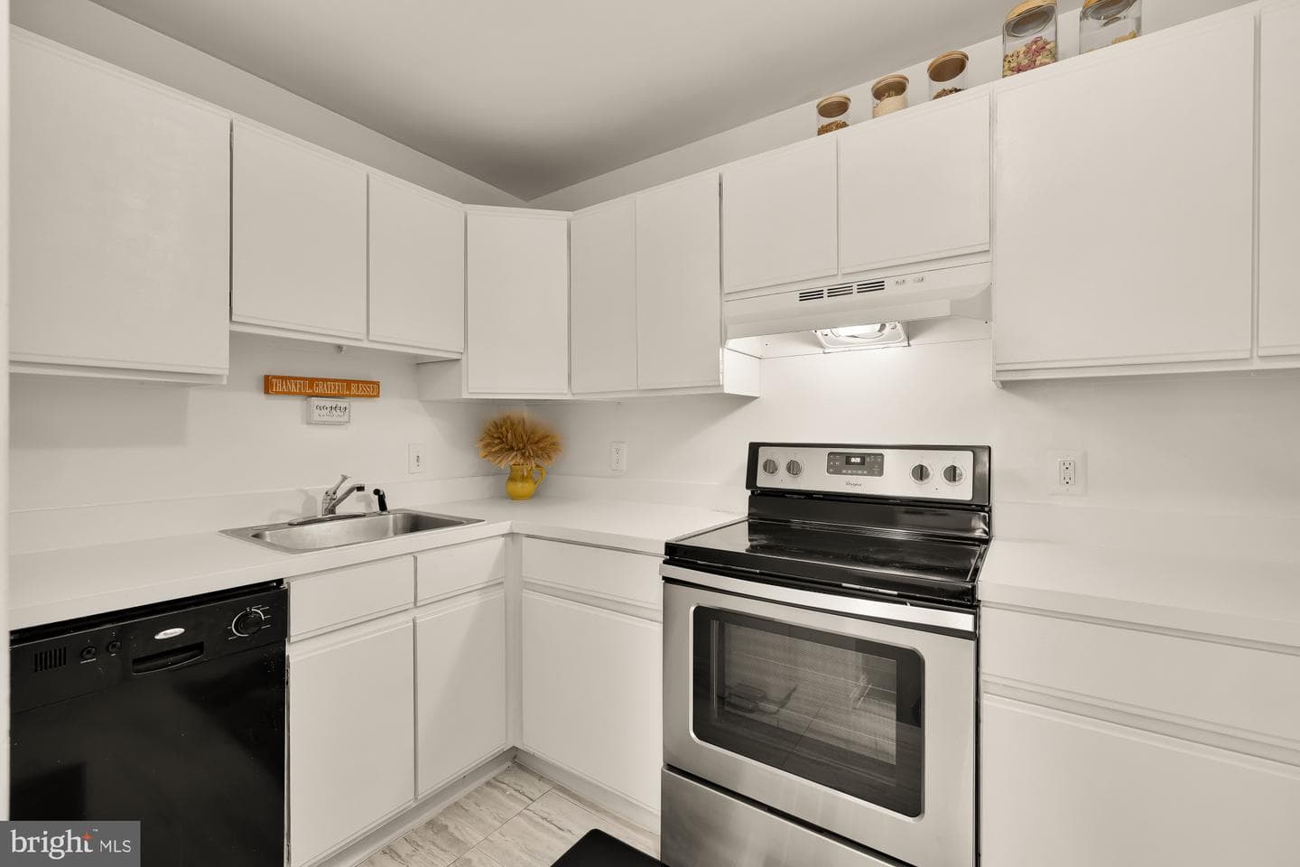 2630 Adams Mill Road NW #302 photo 9