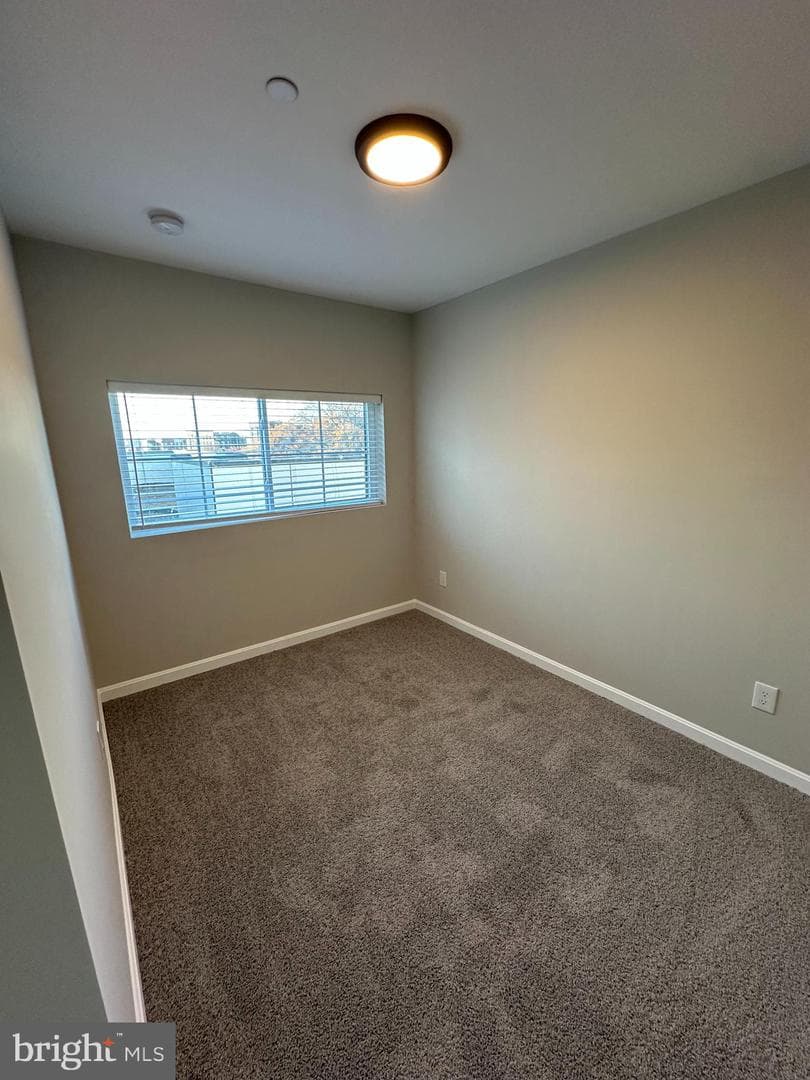1812 H Place NE #409 photo 9