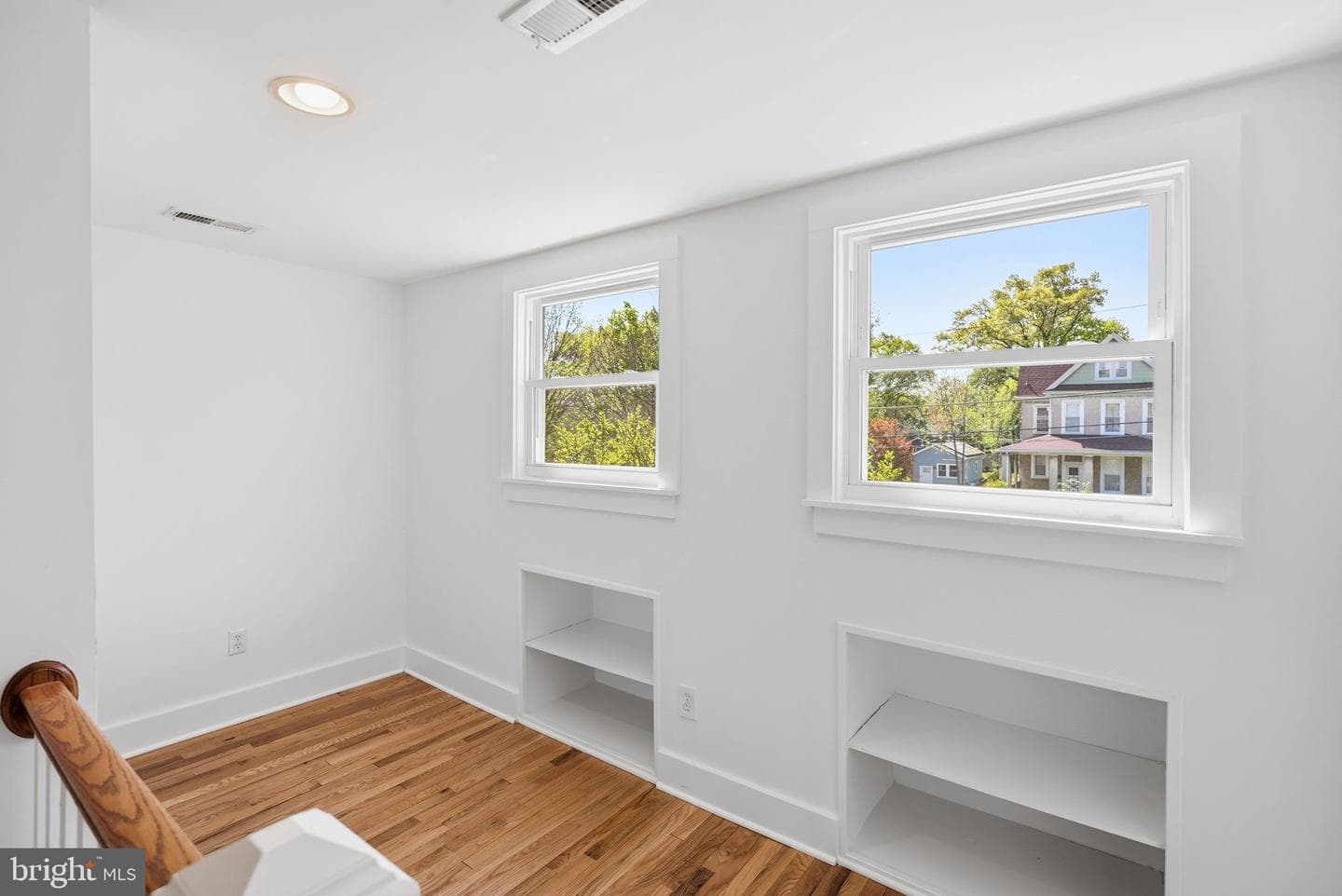1612 Newton Street NE photo 21