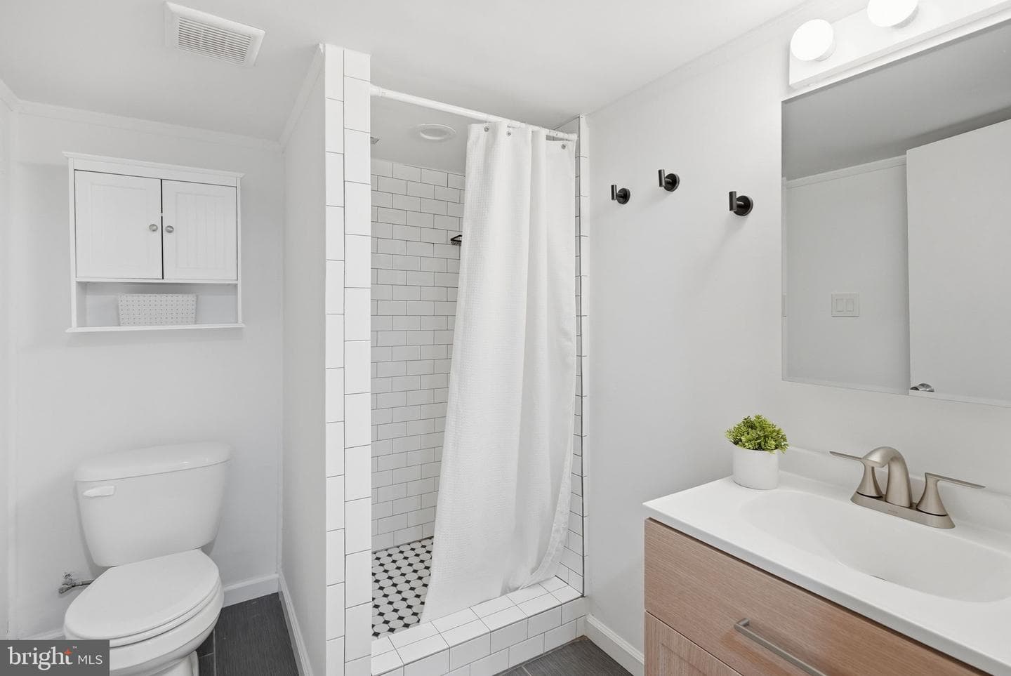 1612 Newton Street NE photo 35