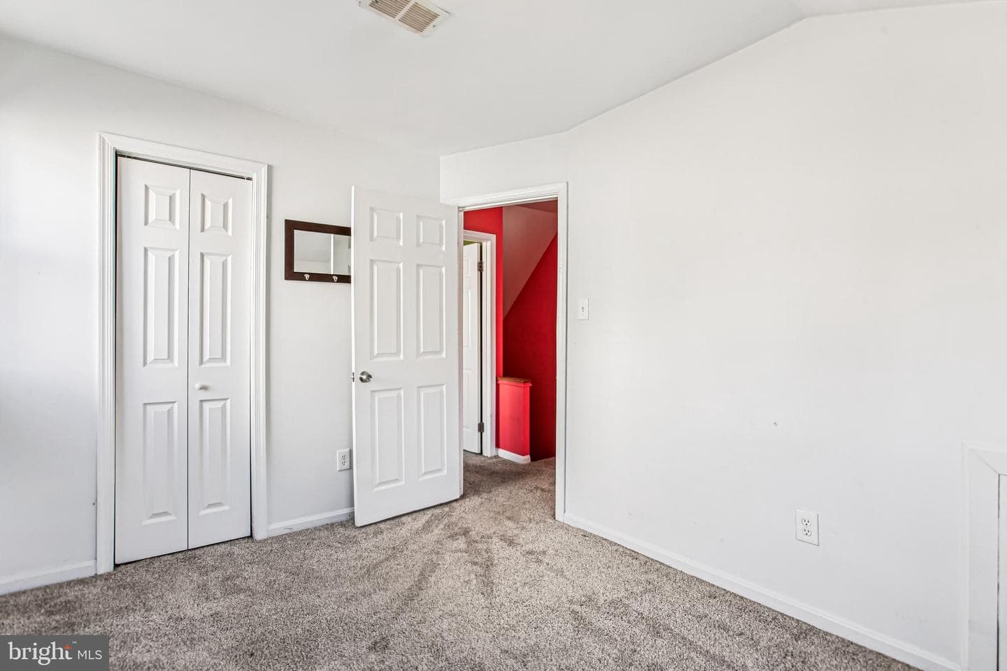 836 Division Avenue NE photo 20