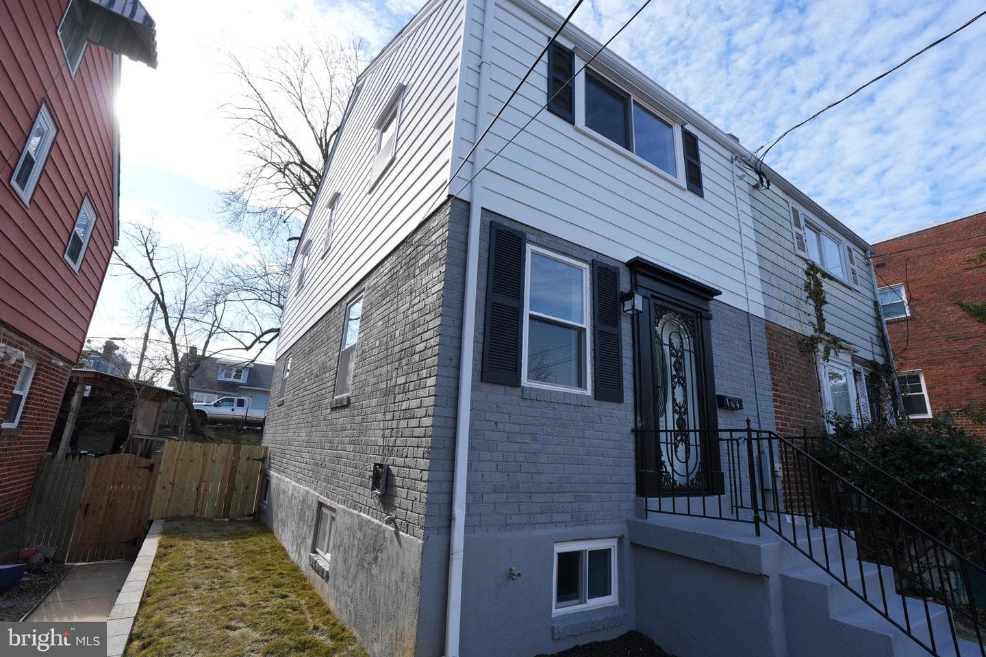 164 Elmira Street SW photo 28