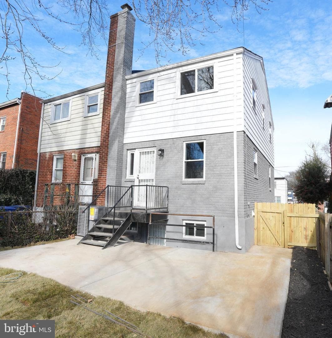 164 Elmira Street SW photo 29