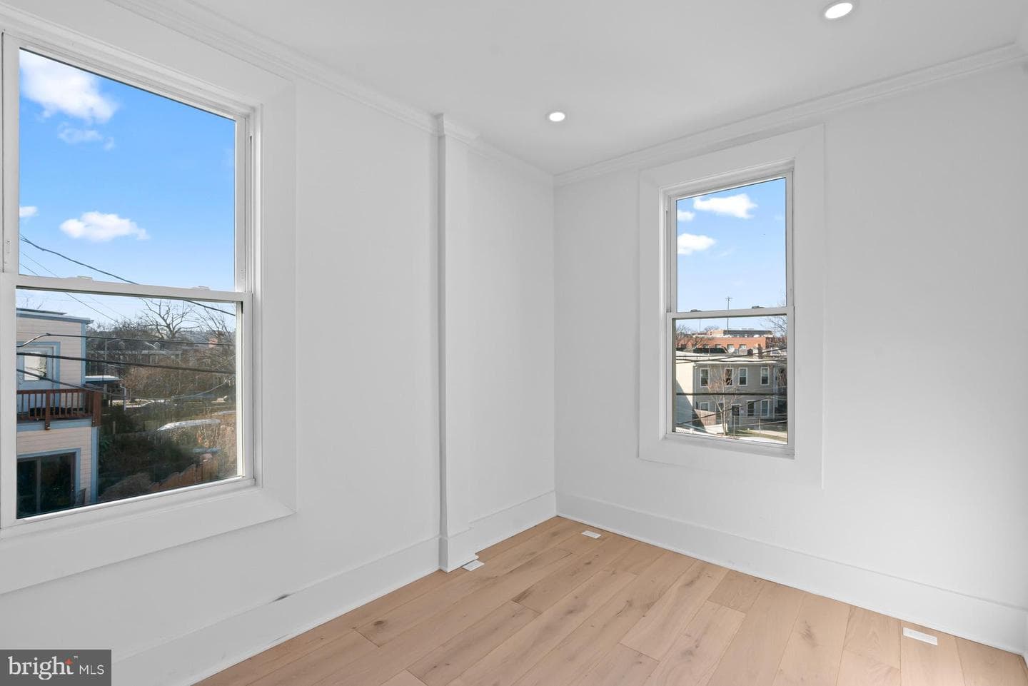 939 Shepherd Street NW photo 29