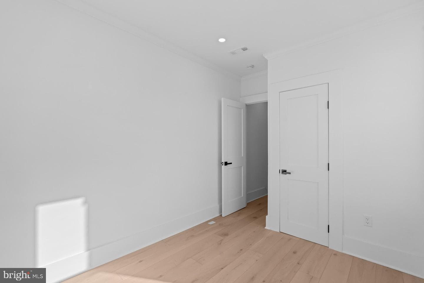 939 Shepherd Street NW photo 30