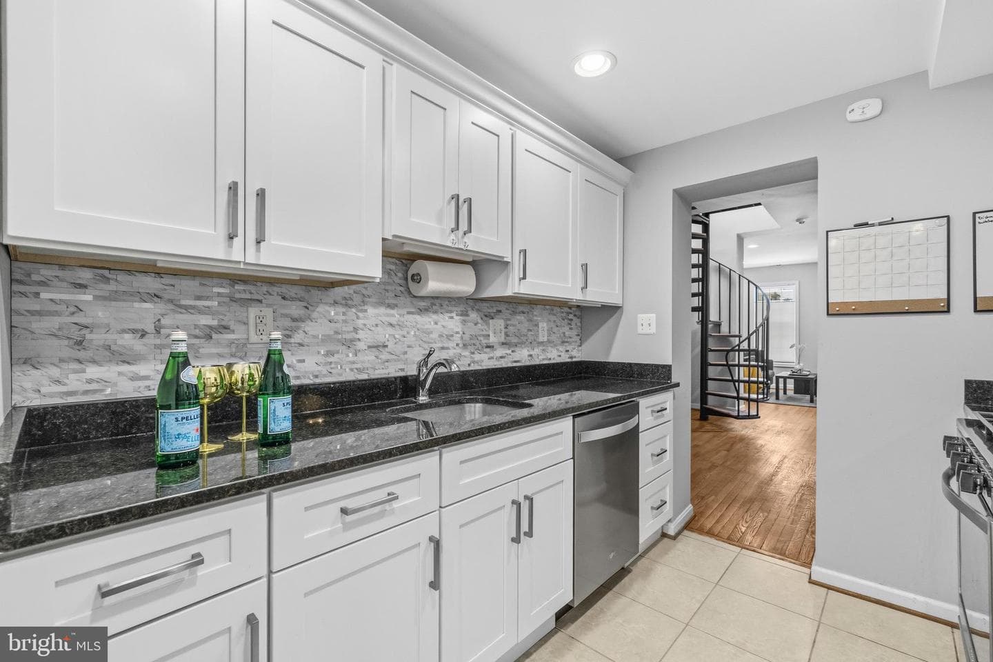 907 8th Street NE photo 10