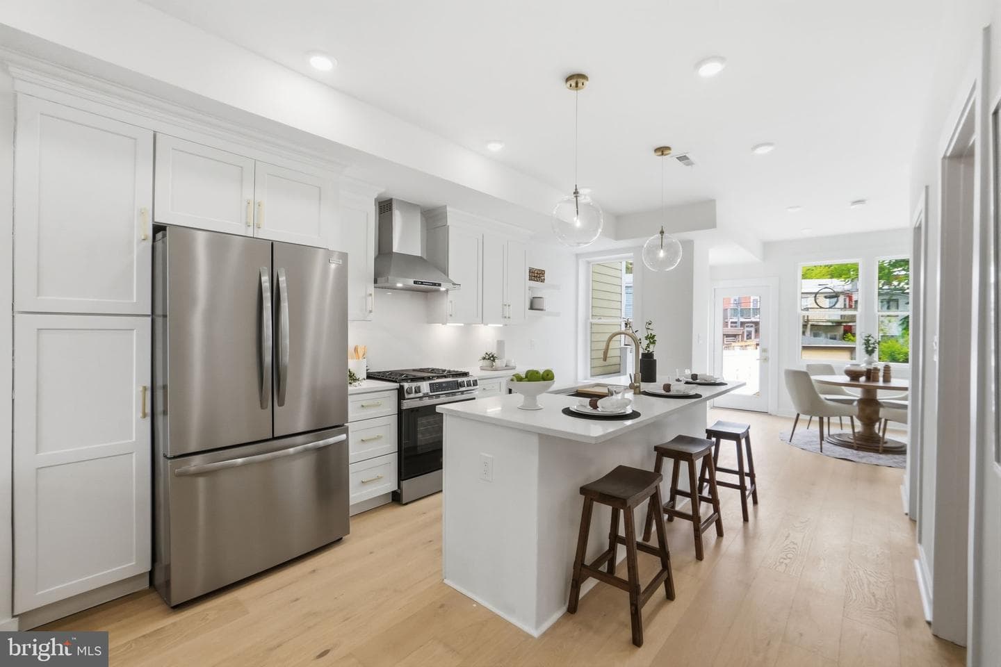 220 V Street NE photo 8