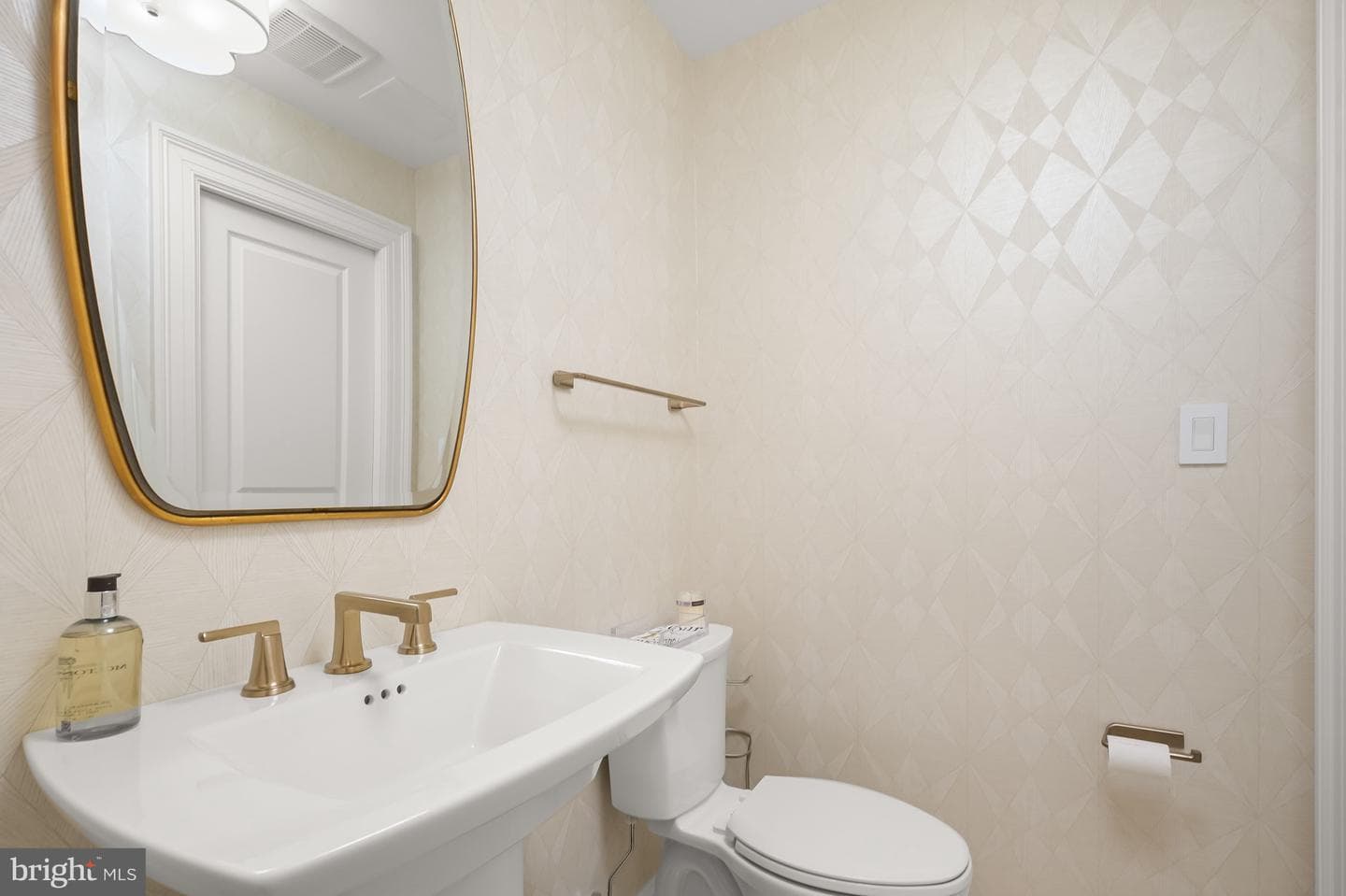 3753 Oliver Street NW photo 37