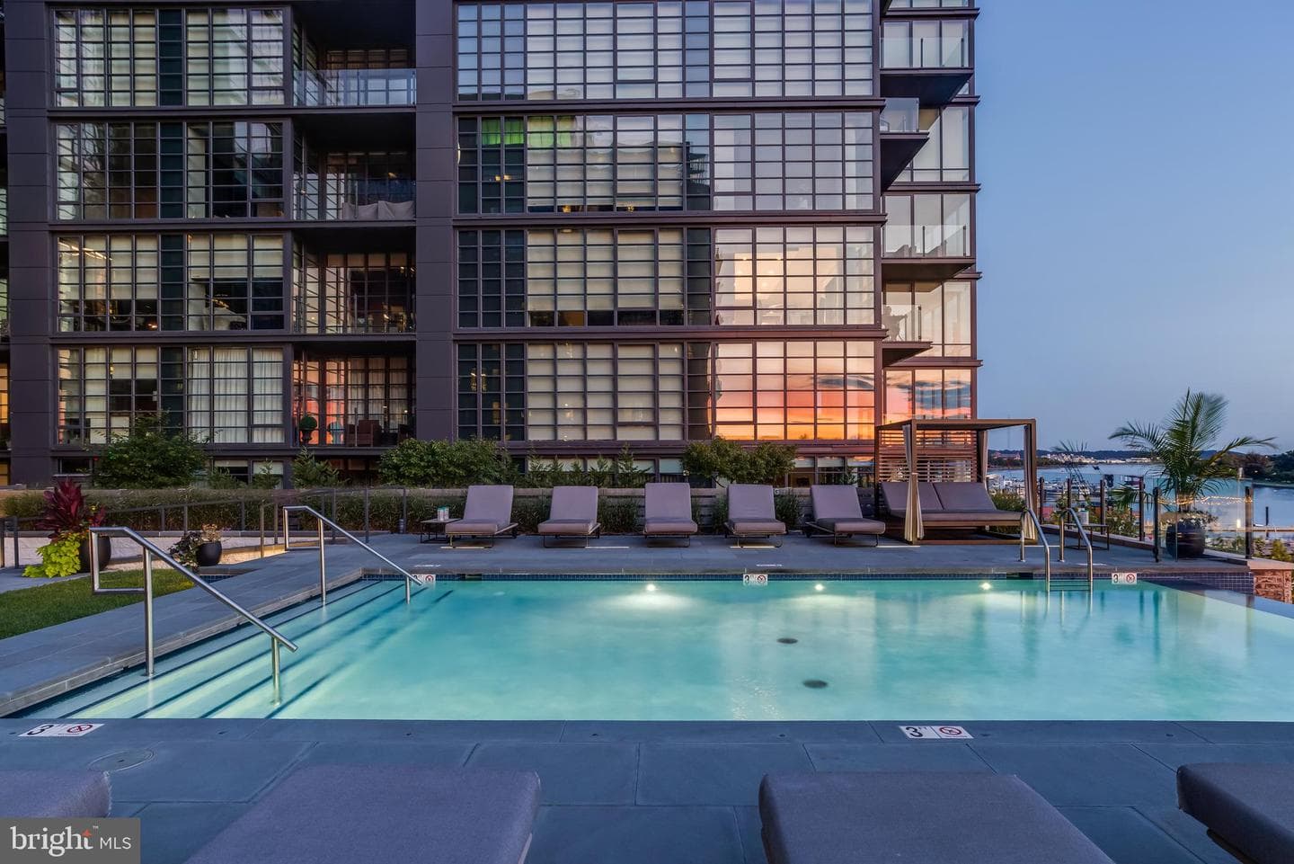 45 Sutton Square SW #403 photo 73