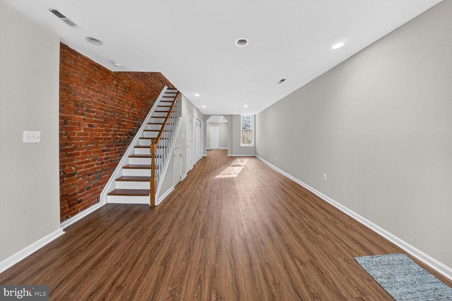 46 Florida Avenue NW photo 4