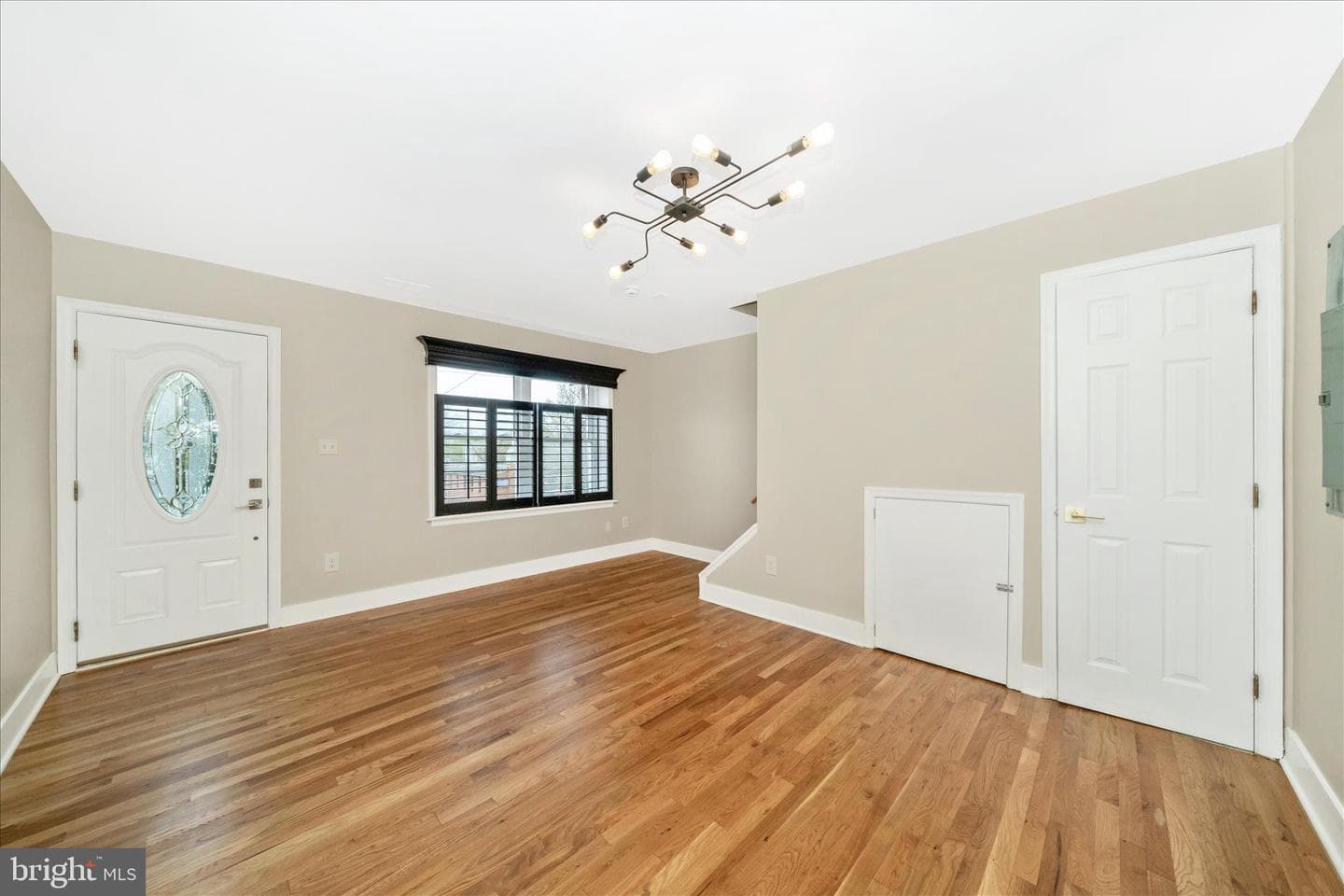 5045 Sheriff Road NE photo 3