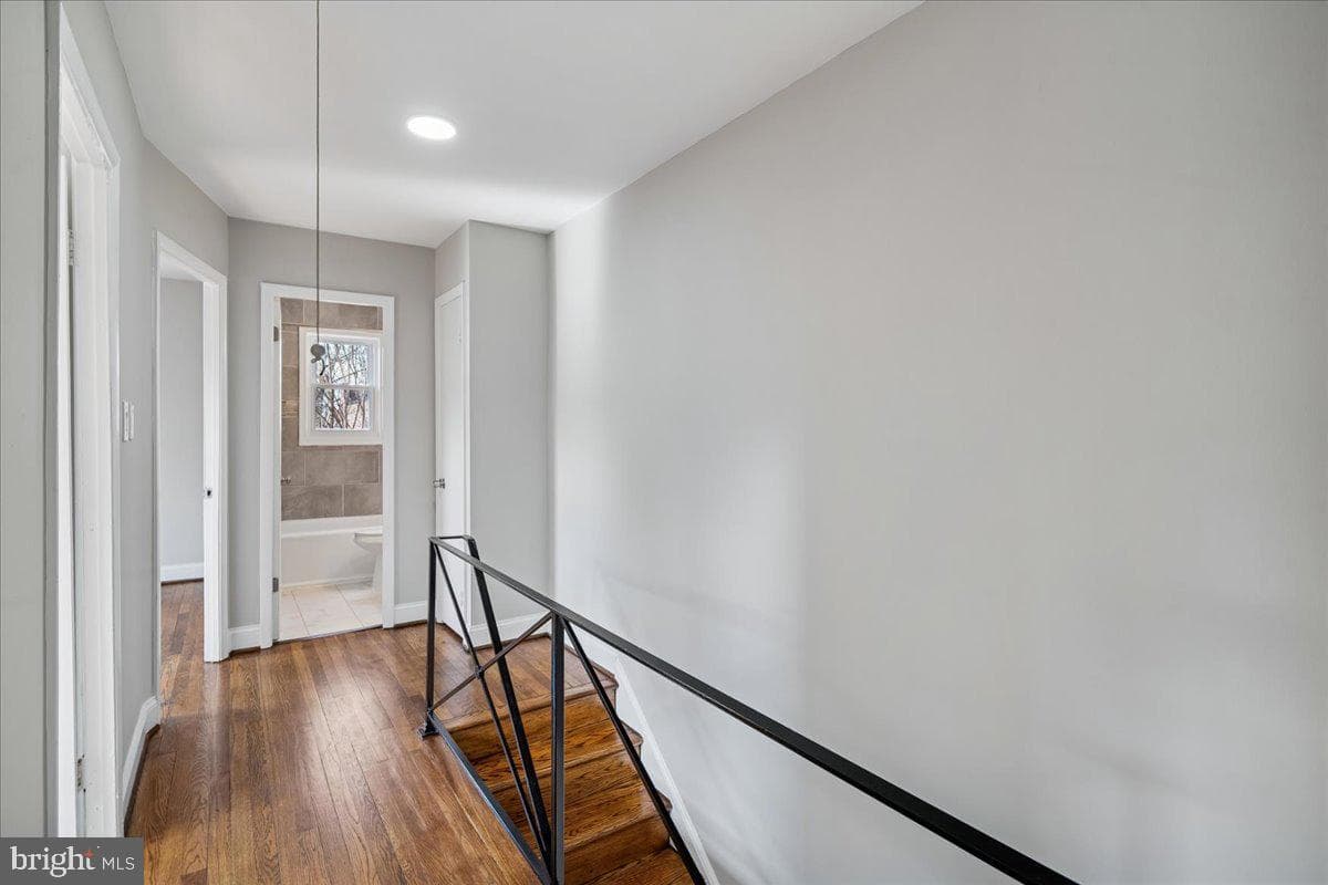 725 Croissant Place SE photo 16