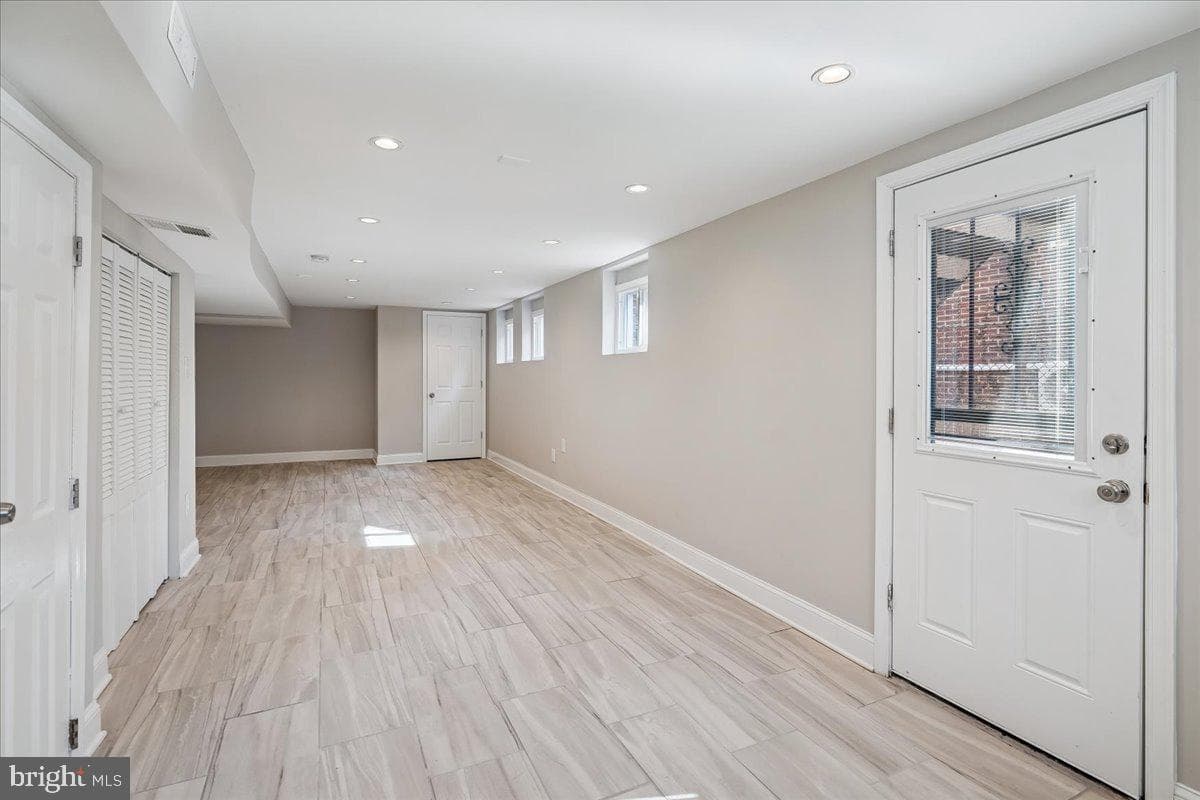 725 Croissant Place SE photo 26