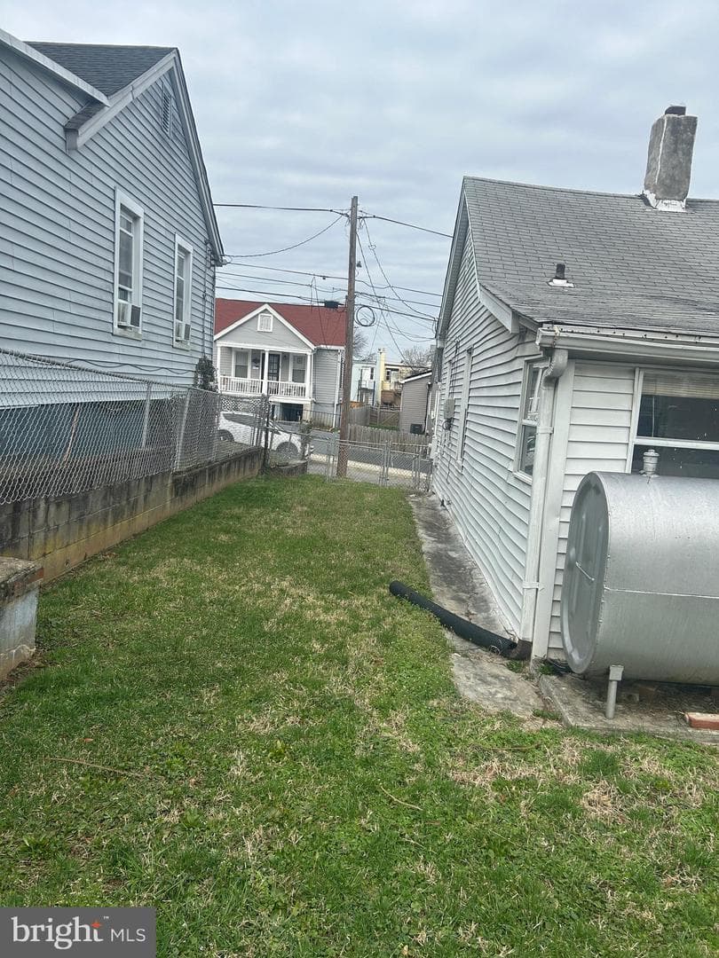 917 47th Place NE photo 19