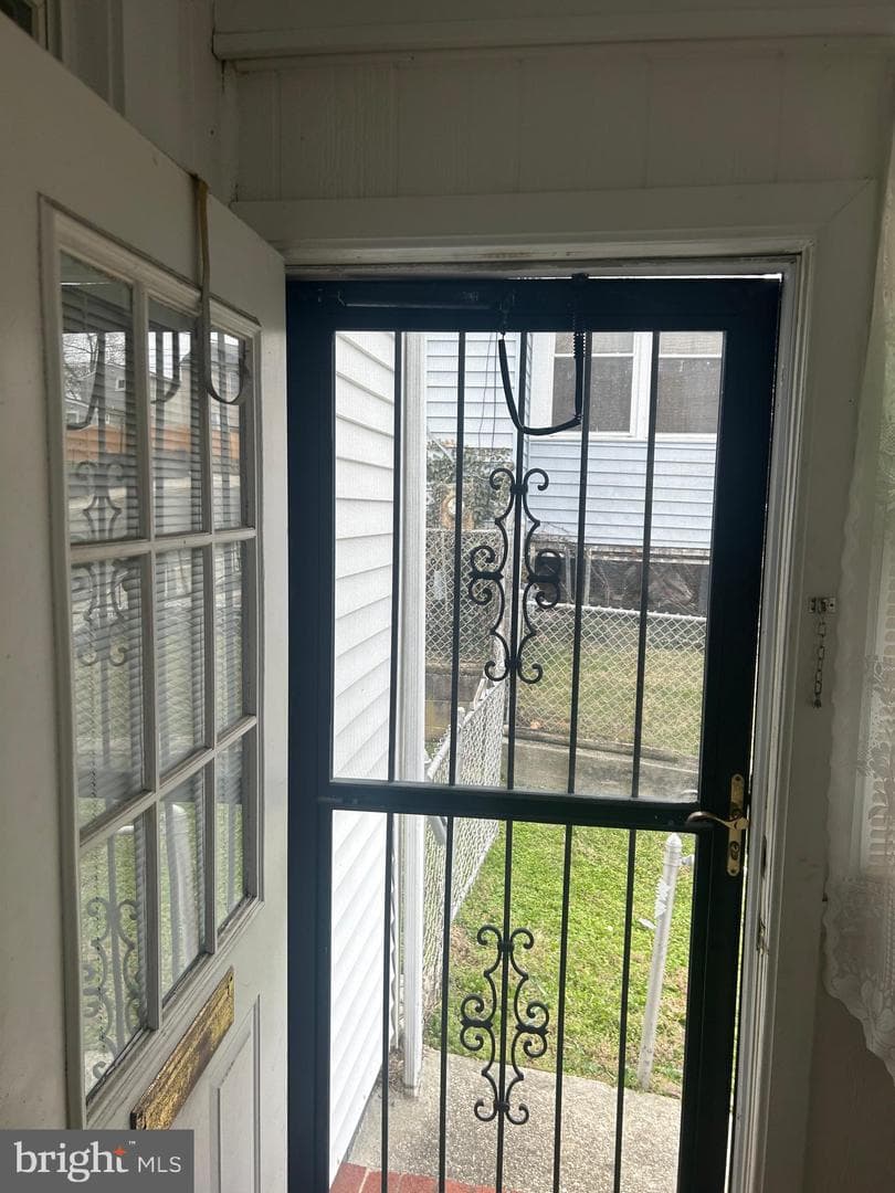 917 47th Place NE photo 2