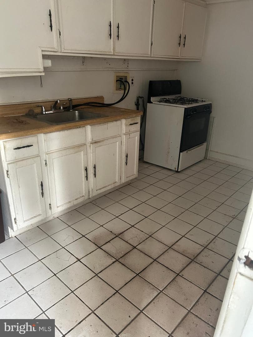 917 47th Place NE photo 3