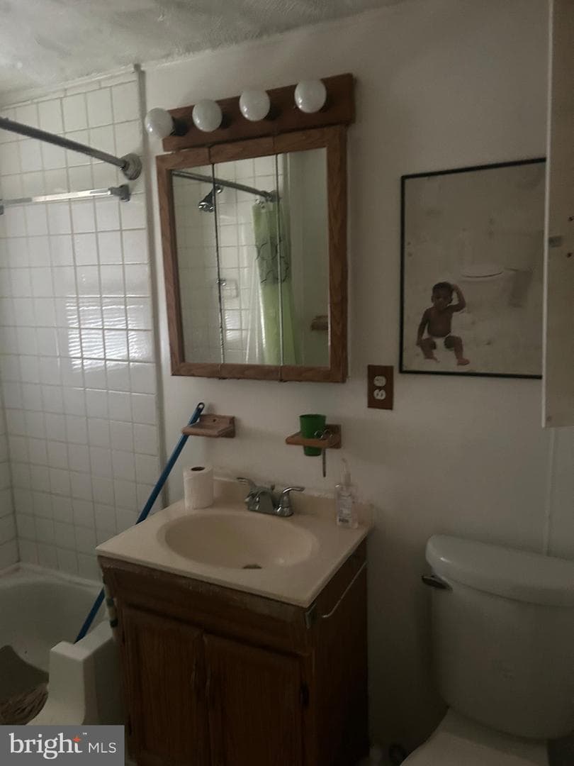 917 47th Place NE photo 8