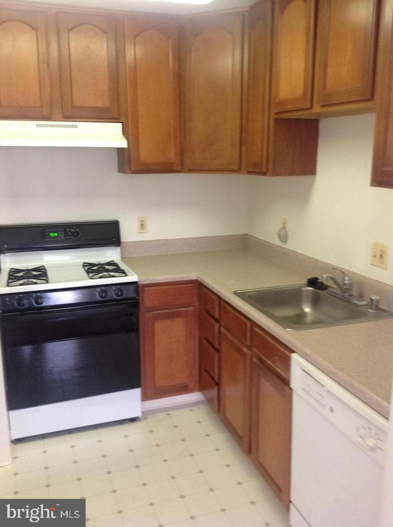 1631 Gainesville Street SE #301 photo 4