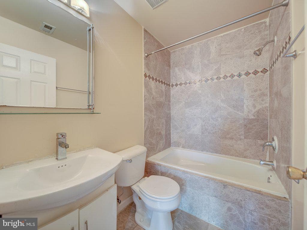 4325 Halley Terrace SE #201 photo 23