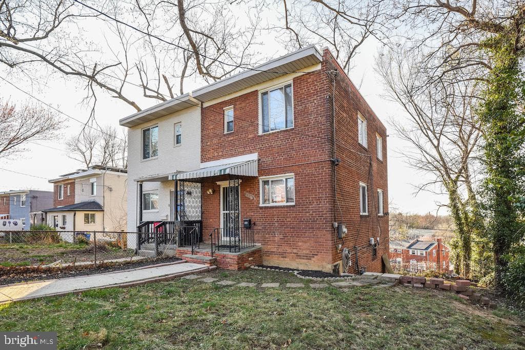 513 Hilltop Terrace SE photo 2