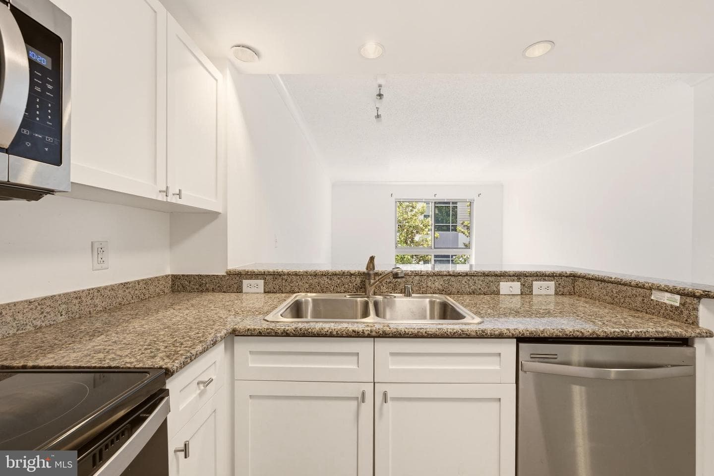 777 7th Street NW #1017 photo 7