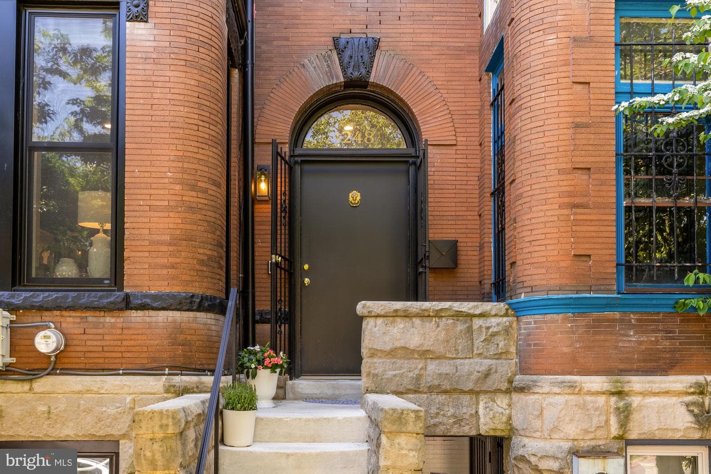 1248 Girard Street NW photo 2