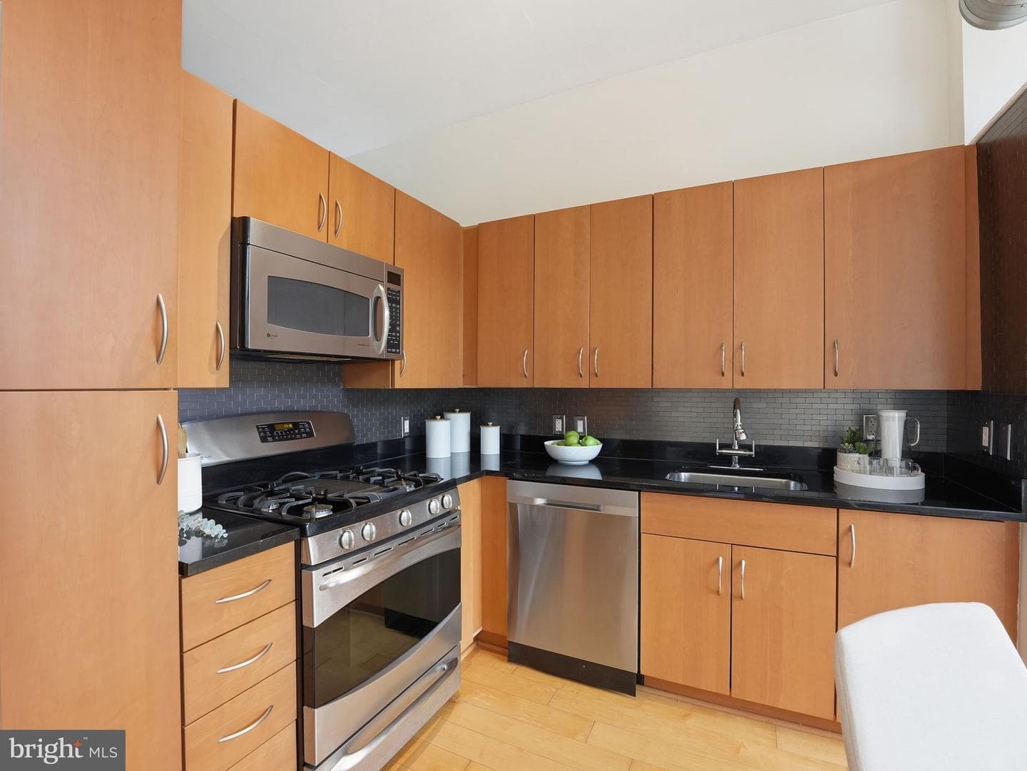 811 4th Street NW #402 photo 6