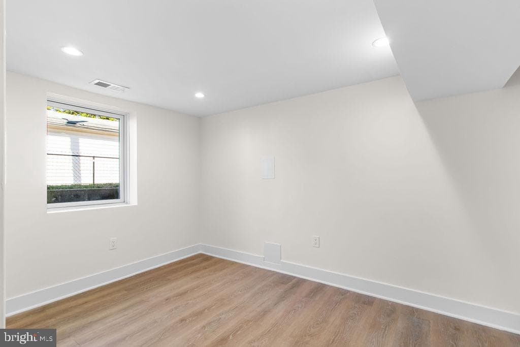 713 Croissant Place SE photo 23