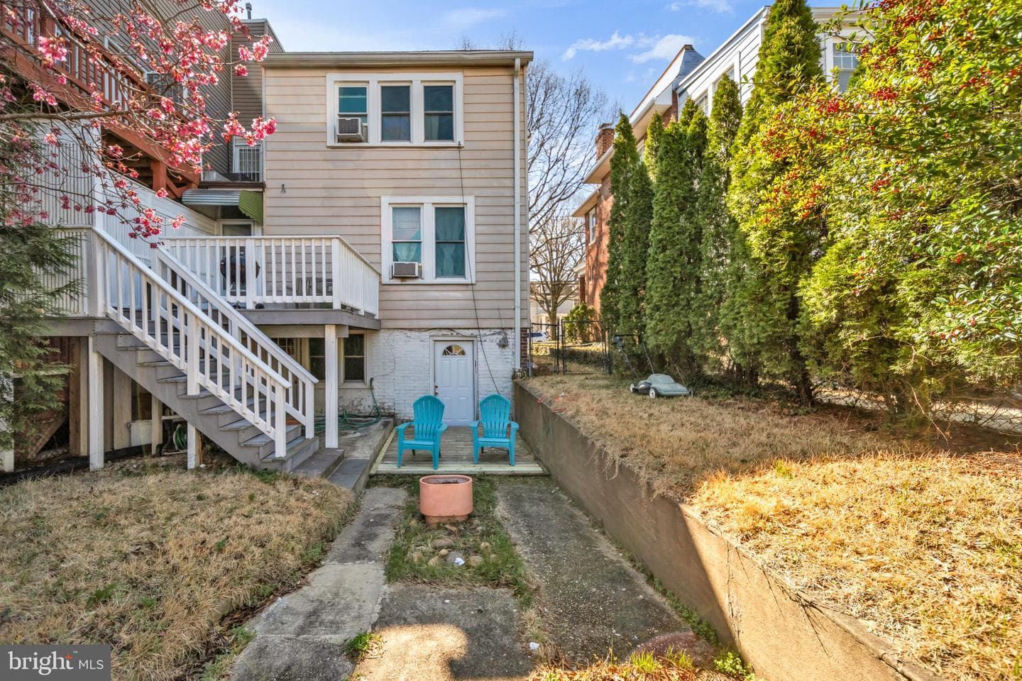 513 Nicholson Street NW photo 32