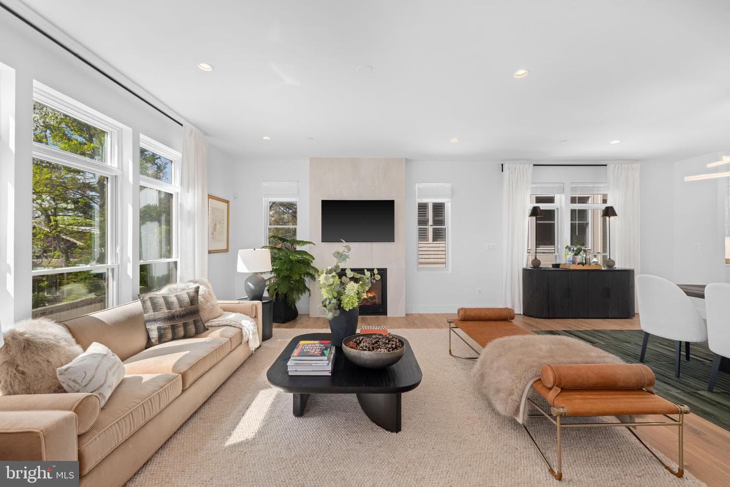 4892 Macarthur Boulevard NW photo 4