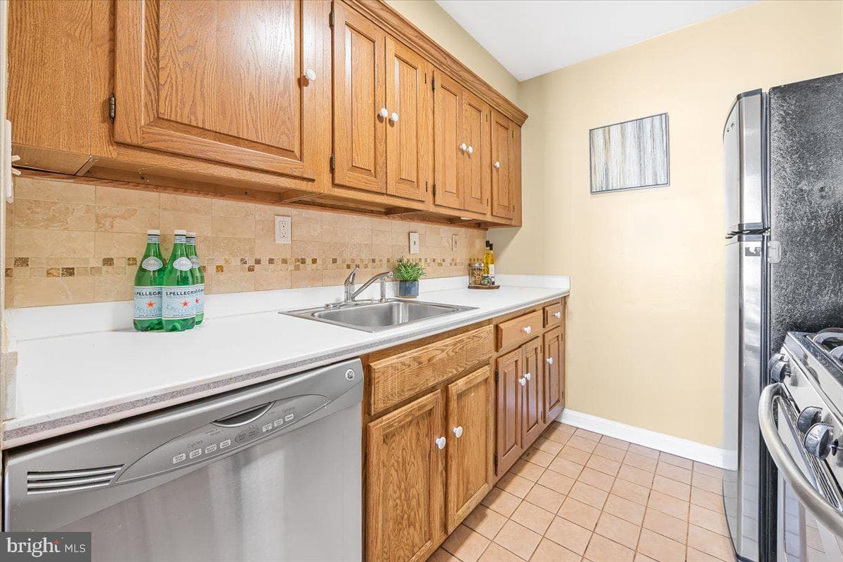 5112 Macarthur Boulevard NW #110 photo 7