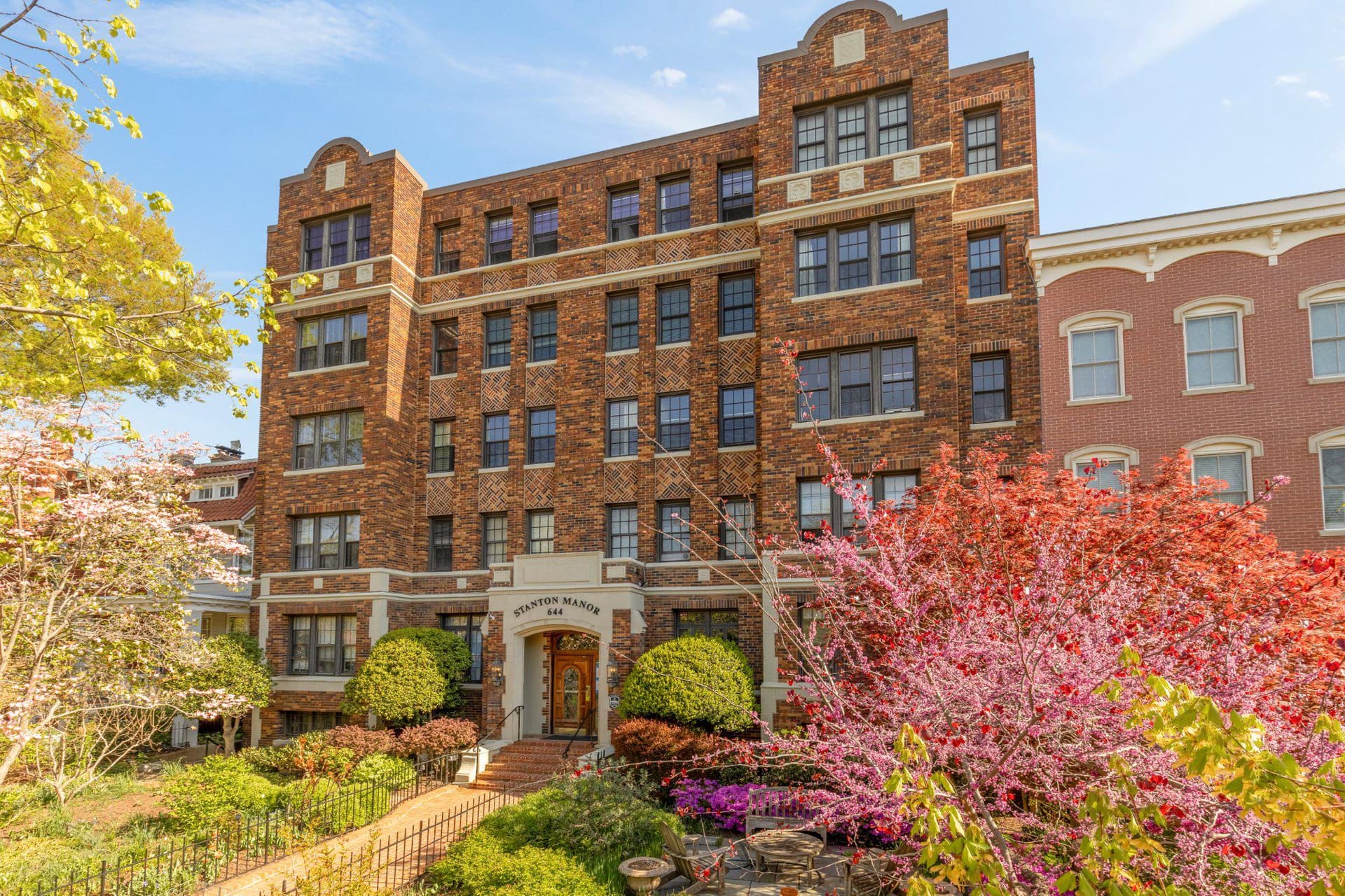 644 Massachusetts Avenue NE #400